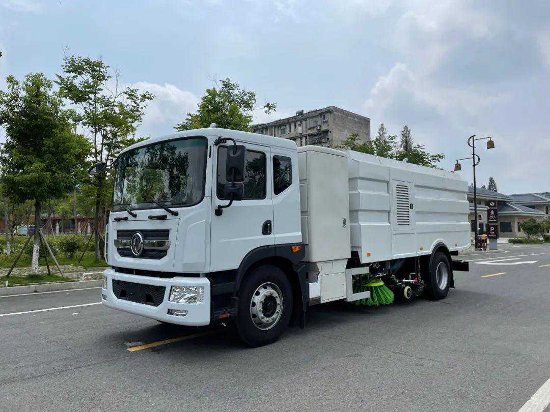 电动 东风18吨洗扫车