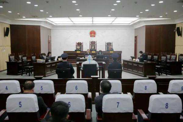 派出所副所长被挖掘机拍击牺牲……