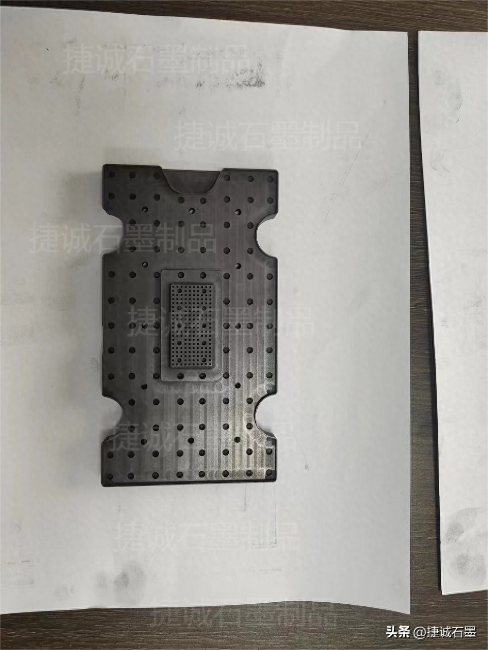 石墨模具：一种新型石英坩埚用石墨模具简介