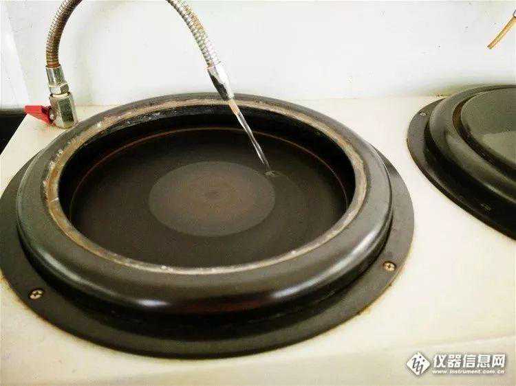 分享一枚小巧、耐用的金相磨抛机~