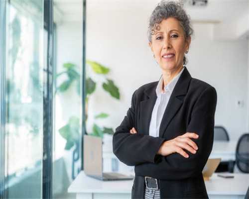 老话常说“晚不梳头，早不说梦”，啥意思？为何古人如此忌讳？